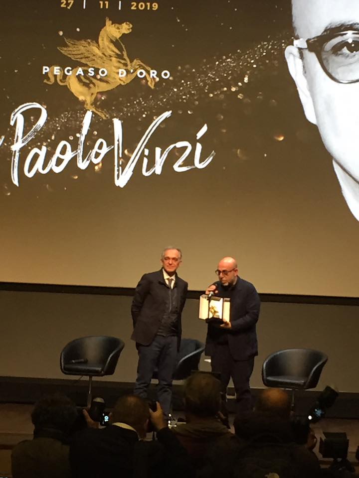 Paolo Virzì, premiato con il Pegaso d’Oro, parla ai giovani: più baci, più vita, meno social per tutti